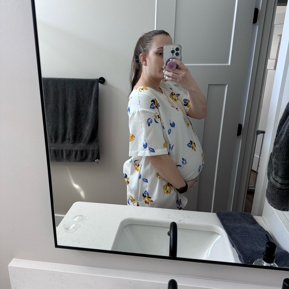 Maternity Top - Picture 8 of 10